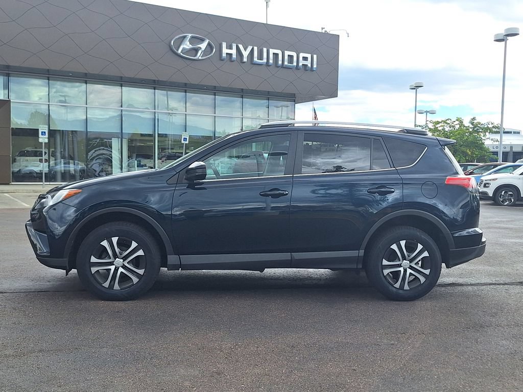 Used 2017 Toyota RAV4 LE FWD image 6