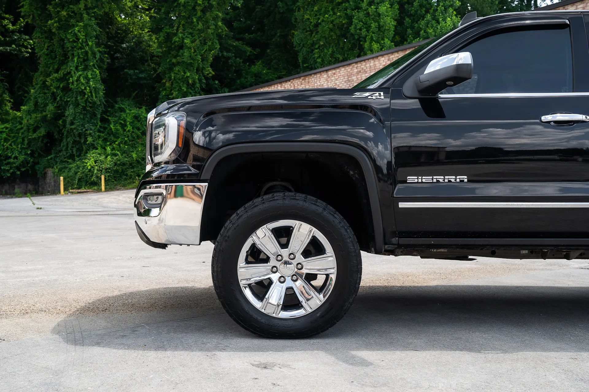 Used 2017 GMC Sierra 1500 SLT AWD/4WD image 3