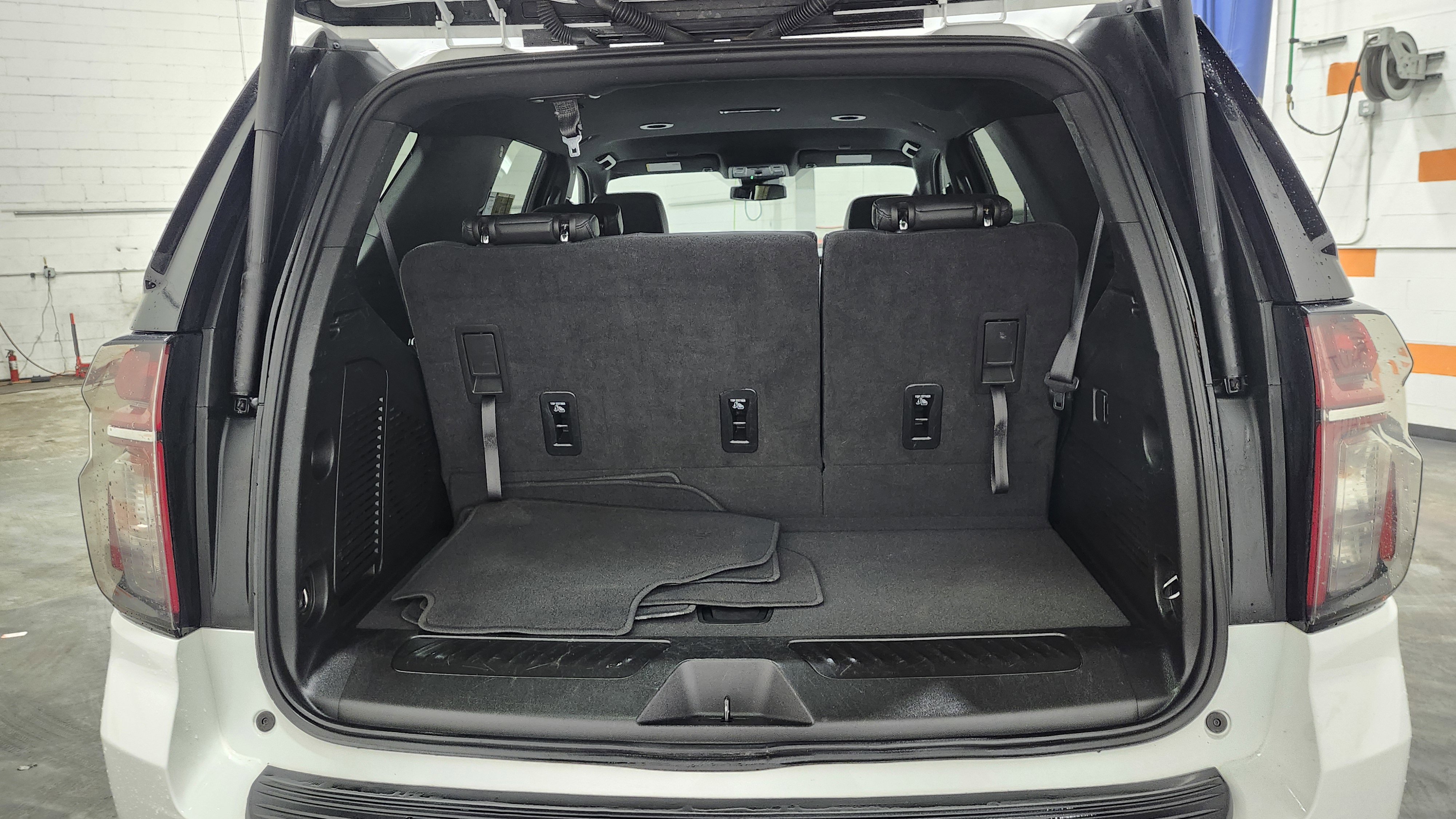 Used 2024 Chevrolet Tahoe LT image 23