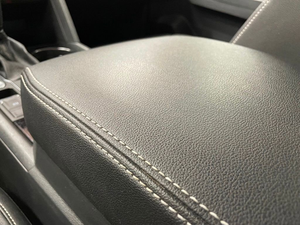 Used 2020 Volkswagen Atlas Cross Sport SEL R-Line image 31