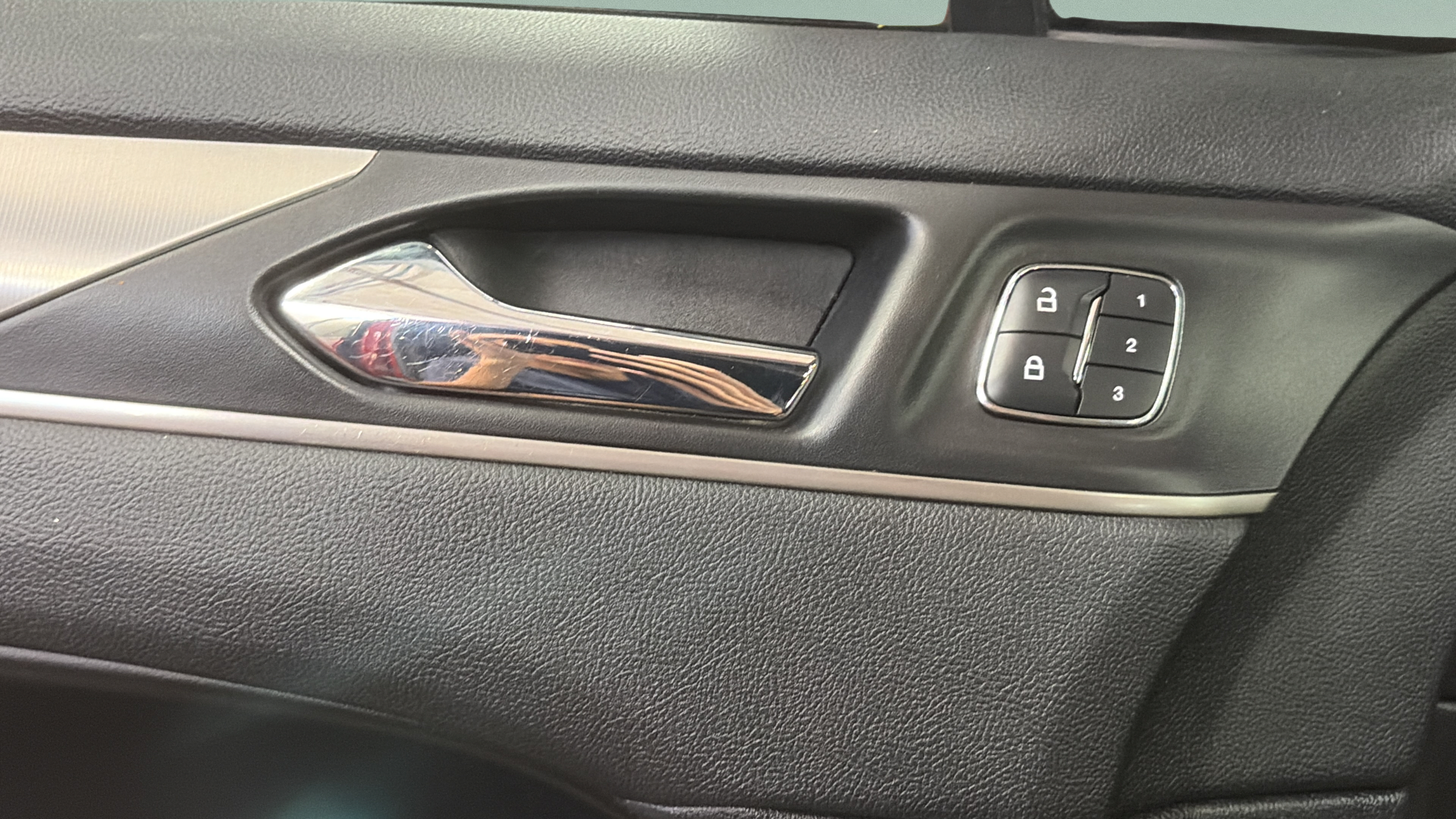 Used 2016 Lincoln MKC Premiere FWD image 19