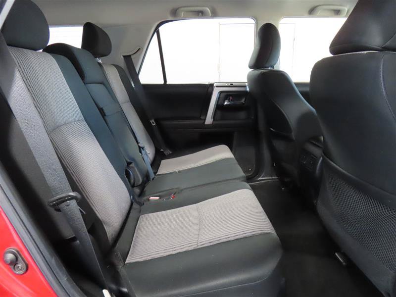 Used 2020 Toyota 4Runner SR5 AWD/4WD image 34