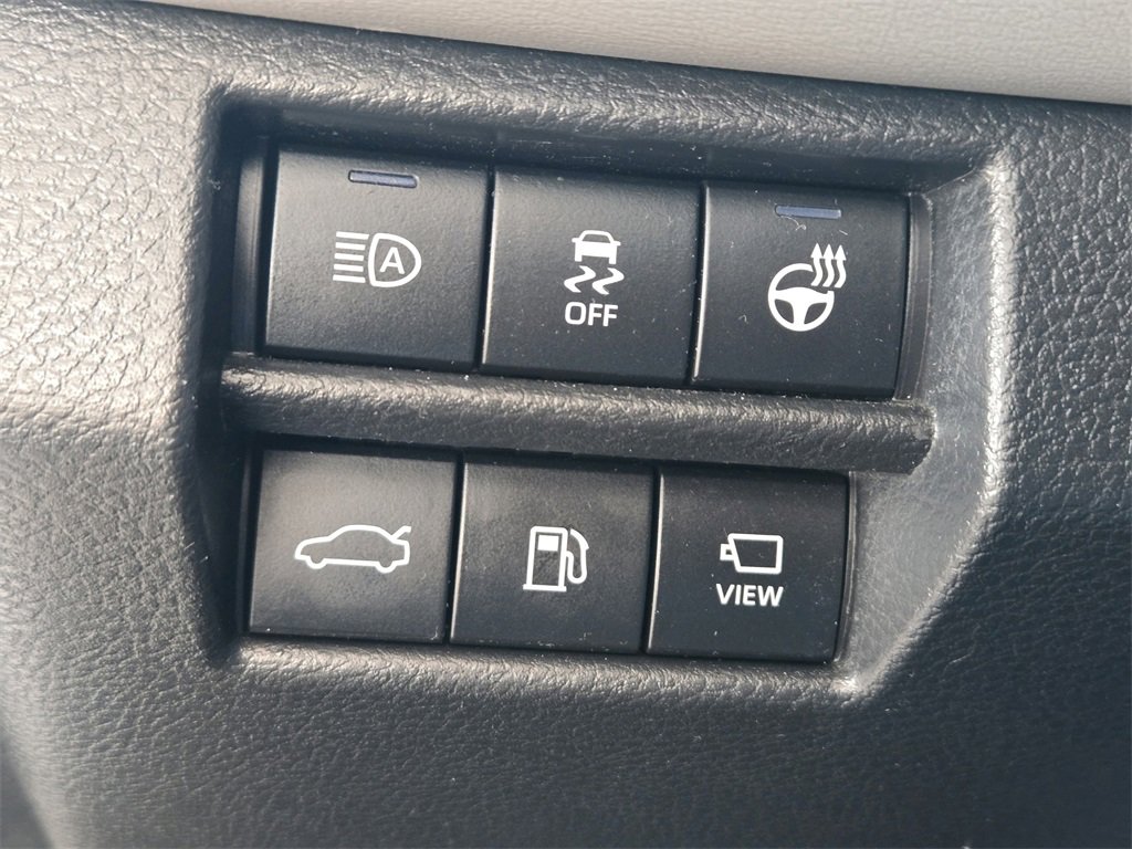 Used 2021 Toyota Avalon Limited image 24