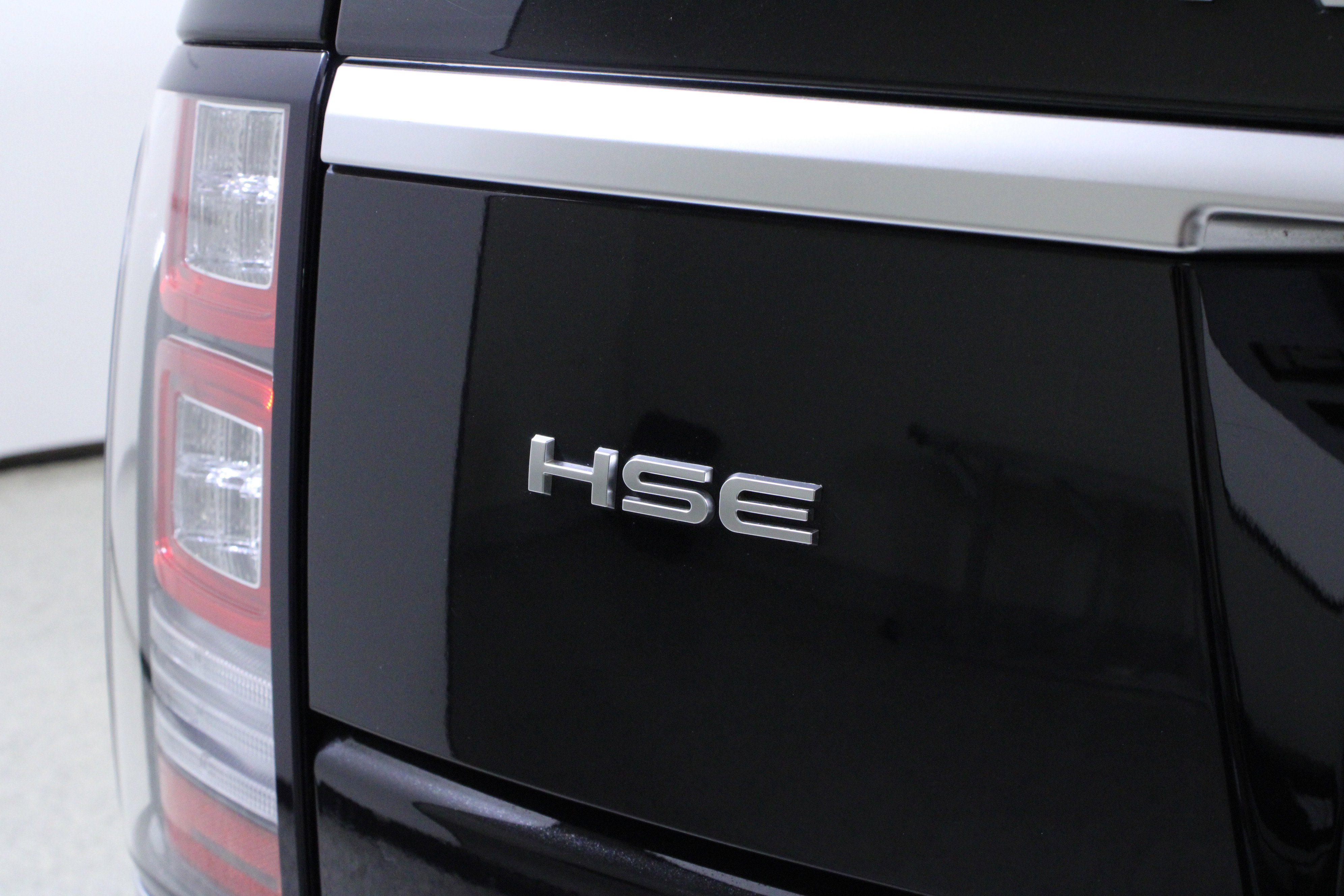 Used 2016 Land Rover Range Rover HSE image 10