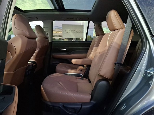 New 2026 Toyota Grand Highlander Platinum image 7