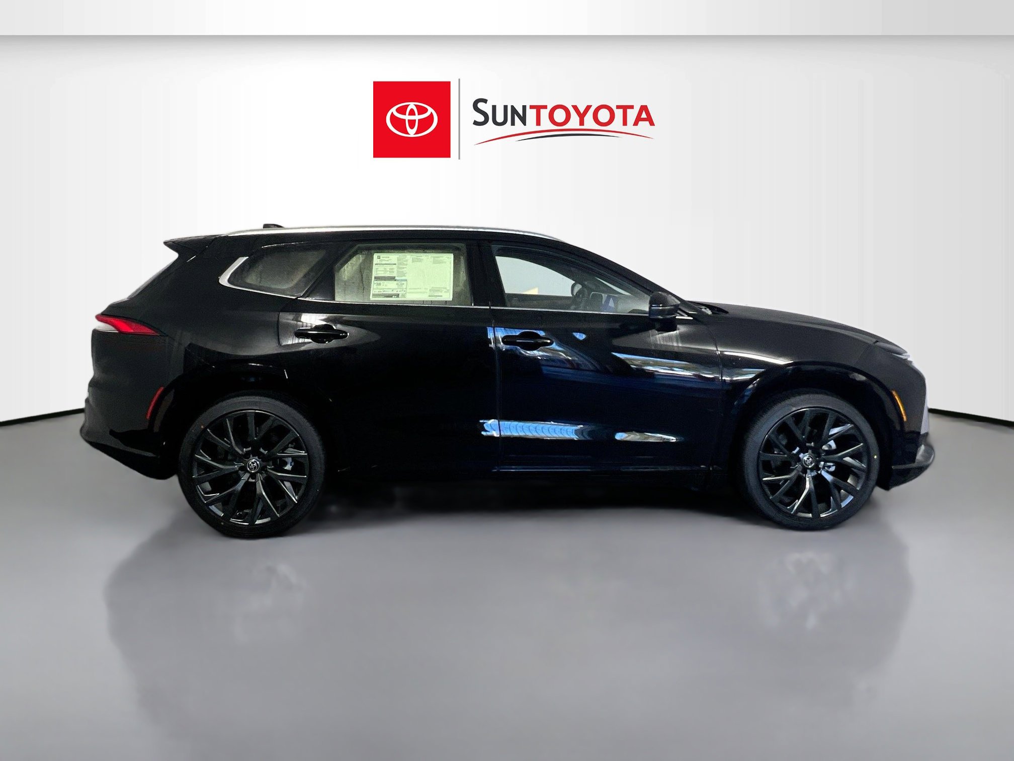 New 2025 Toyota Crown Signia image 2