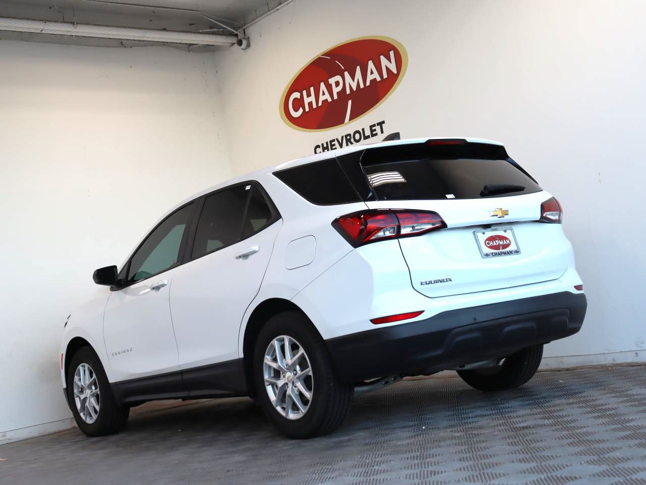 Used 2024 Chevrolet Equinox LS w/ LS Convenience Package FWD image 4