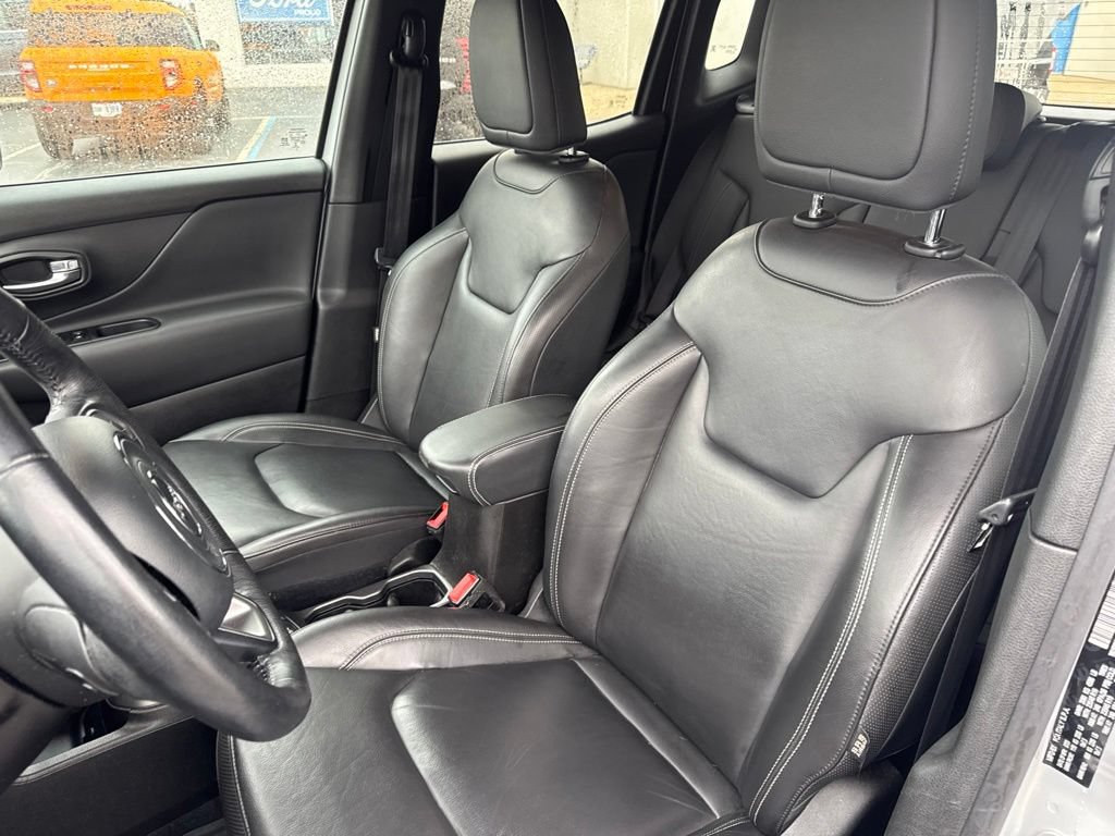 Used 2020 Jeep Renegade Altitude AWD/4WD image 12