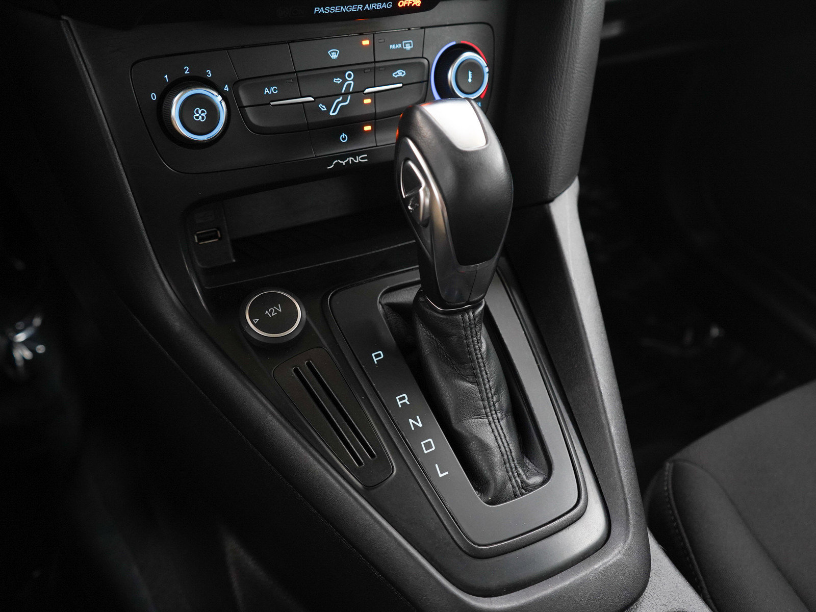 Used 2015 Ford Focus SE FWD image 22