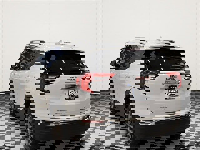 Used 2024 GMC Terrain SLT image 10