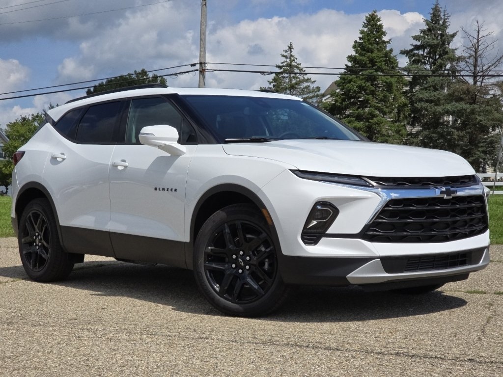 New 2026 Chevrolet Blazer LT w/ LPO, Floor Liner Package AWD/4WD image 2