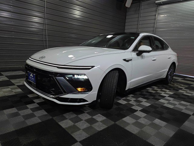 Used 2025 Hyundai Sonata Limited FWD image 46