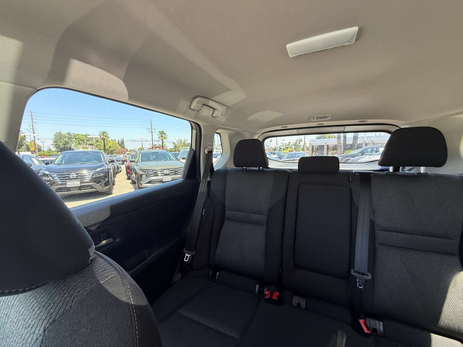 Used 2025 Nissan Rogue SV FWD image 41