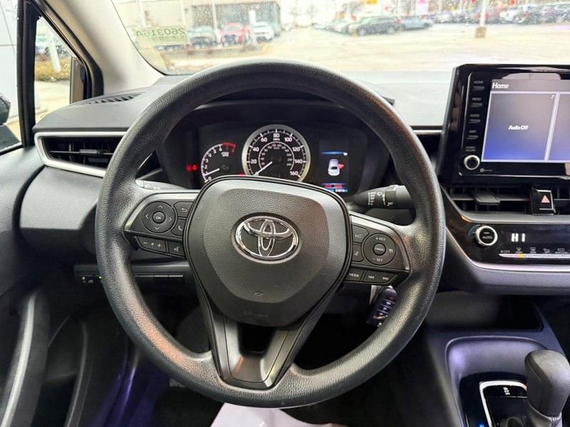 Used 2022 Toyota Corolla LE image 14