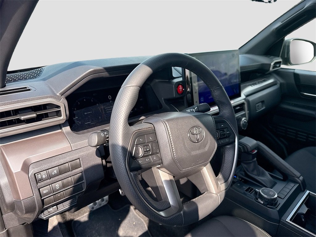 Used 2025 Toyota Tacoma SR5 image 9