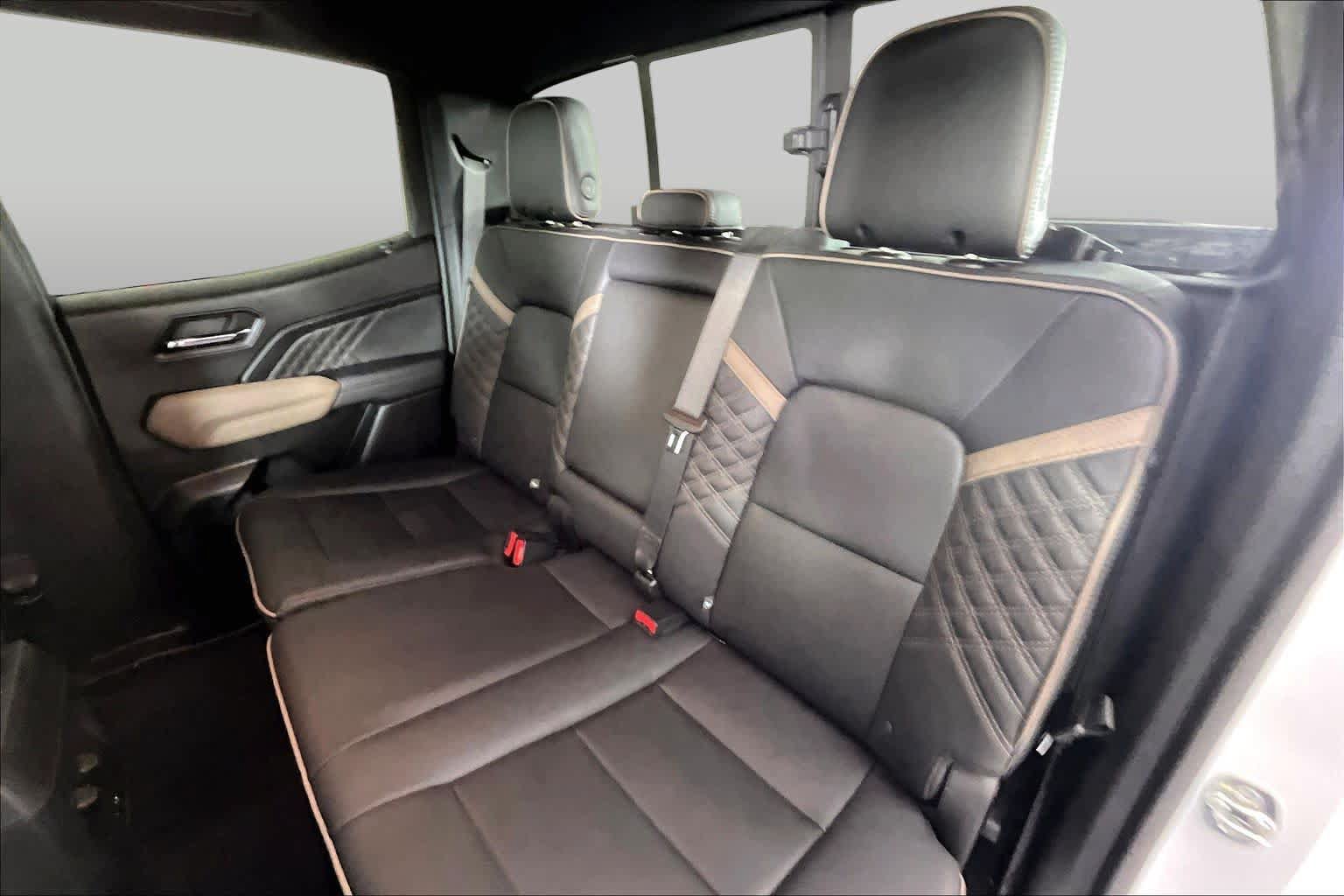 Certified 2024 GMC Canyon Denali AWD/4WD image 18