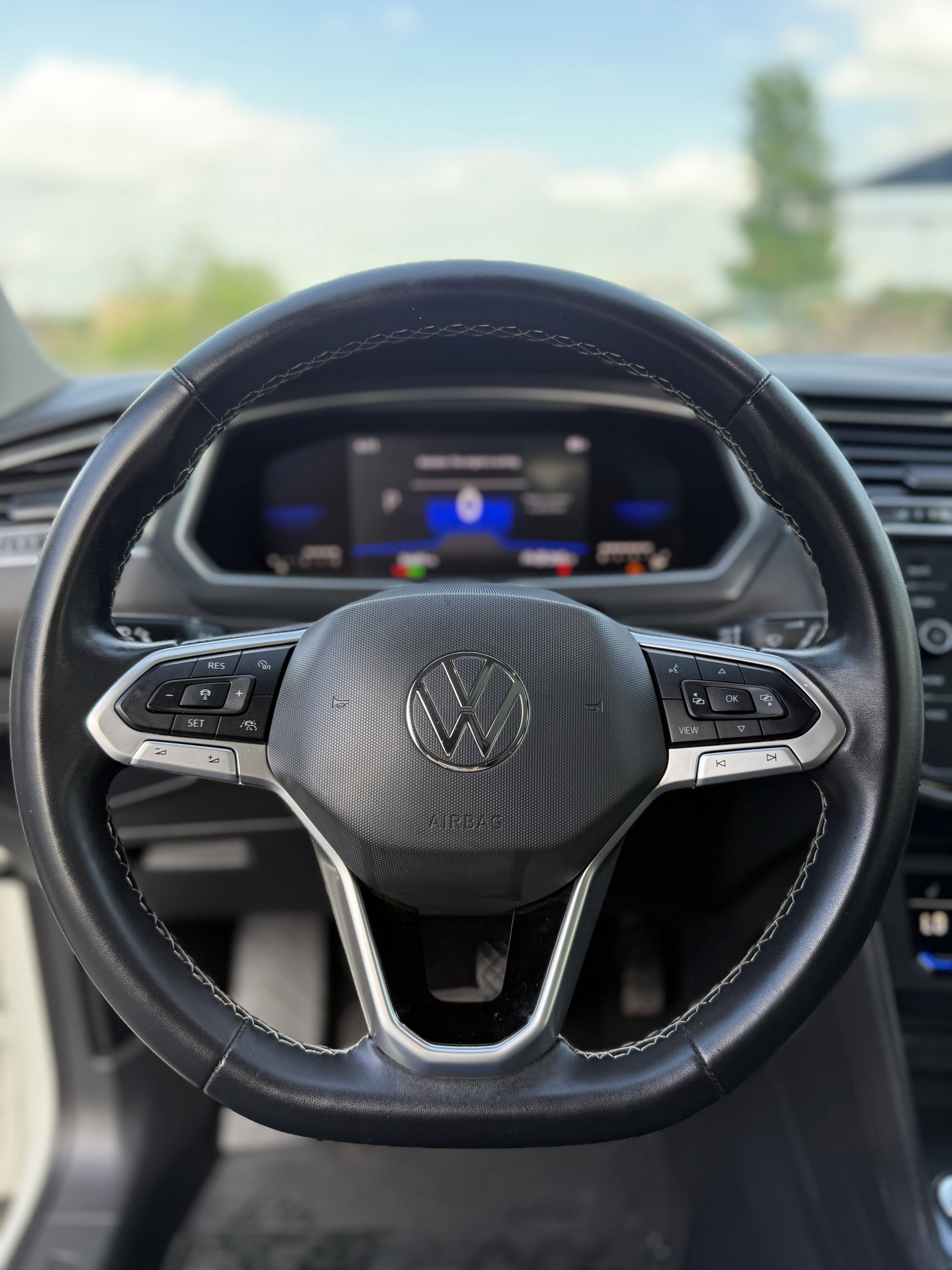 Used 2022 Volkswagen Tiguan SE FWD image 25