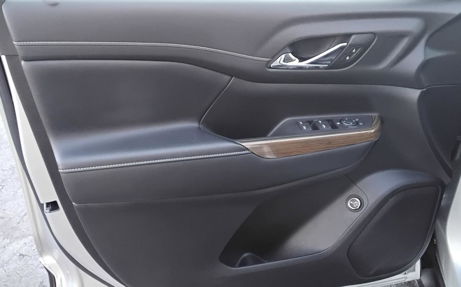 Used 2020 GMC Acadia SLE w/ Driver Convenience Package image 14