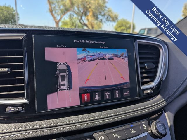 Used 2025 Chrysler Pacifica Premium FWD image 31