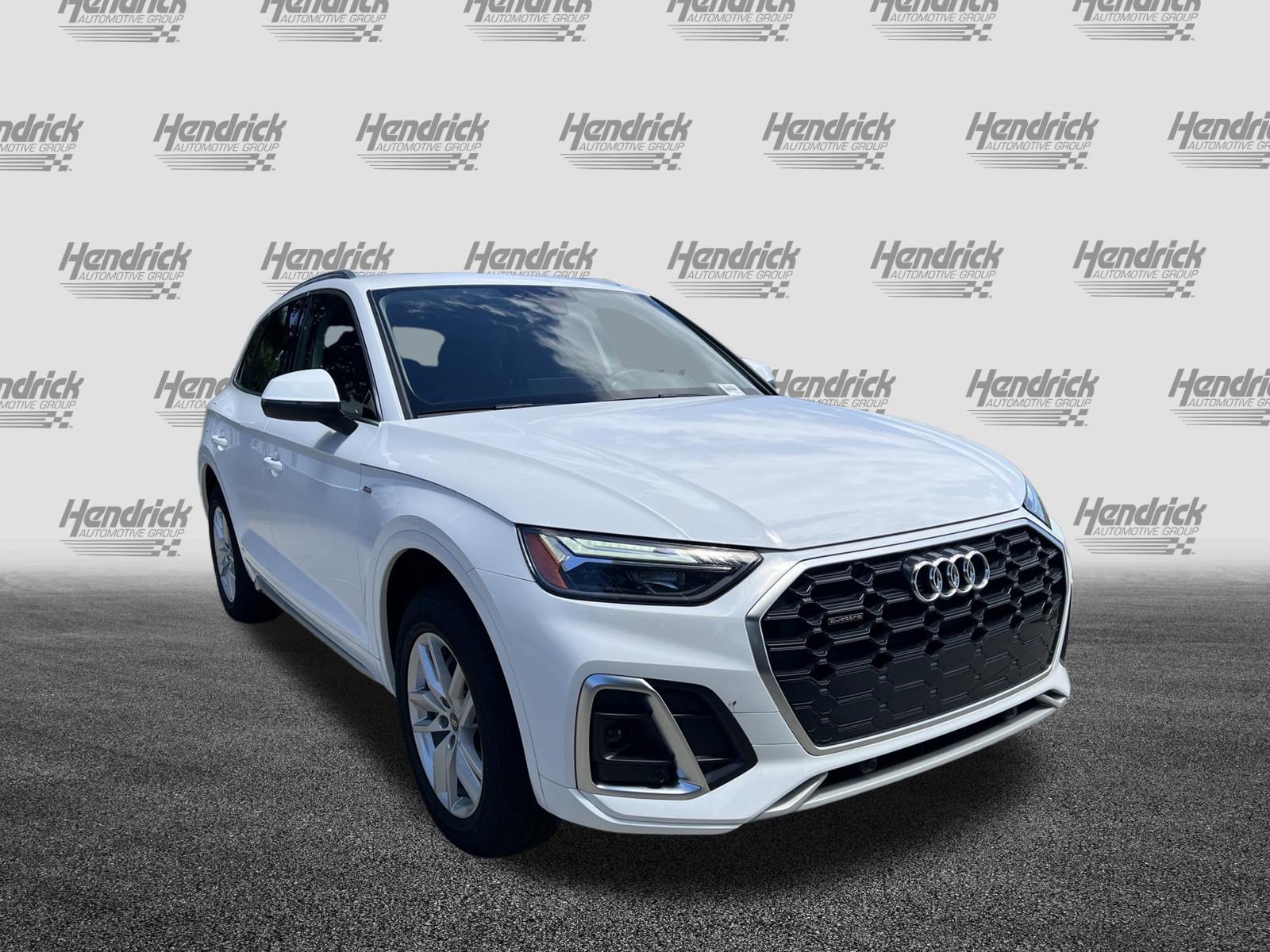 Certified 2023 Audi Q5 2.0T Premium w/ Convenience Package AWD/4WD image 2