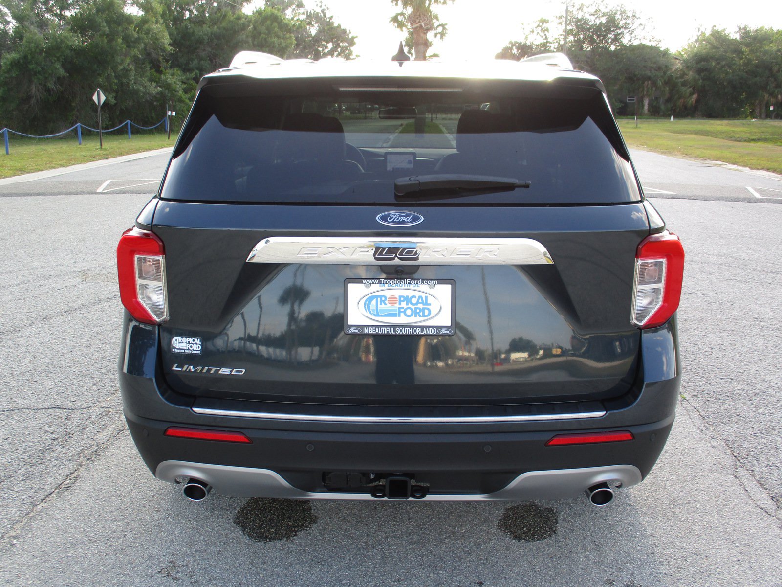 New 2024 Ford Explorer Limited w/ Equipment Group 301A RWD image 6