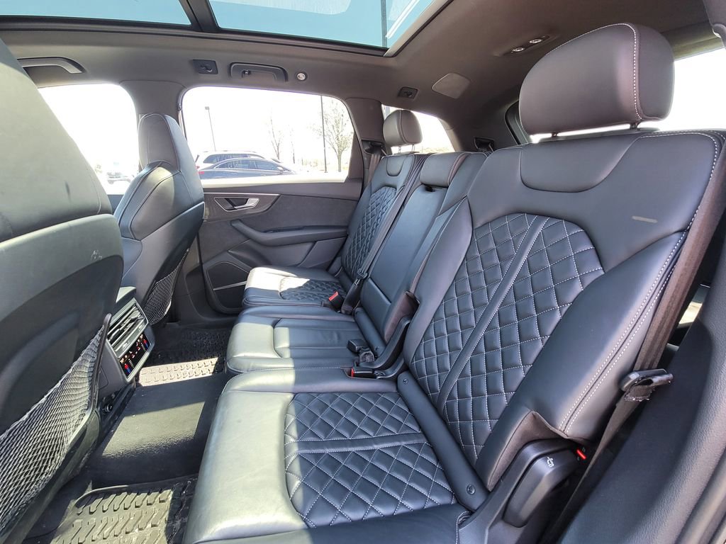 Used 2021 Audi SQ7 Premium Plus w/ Driver Assistance Package image 14