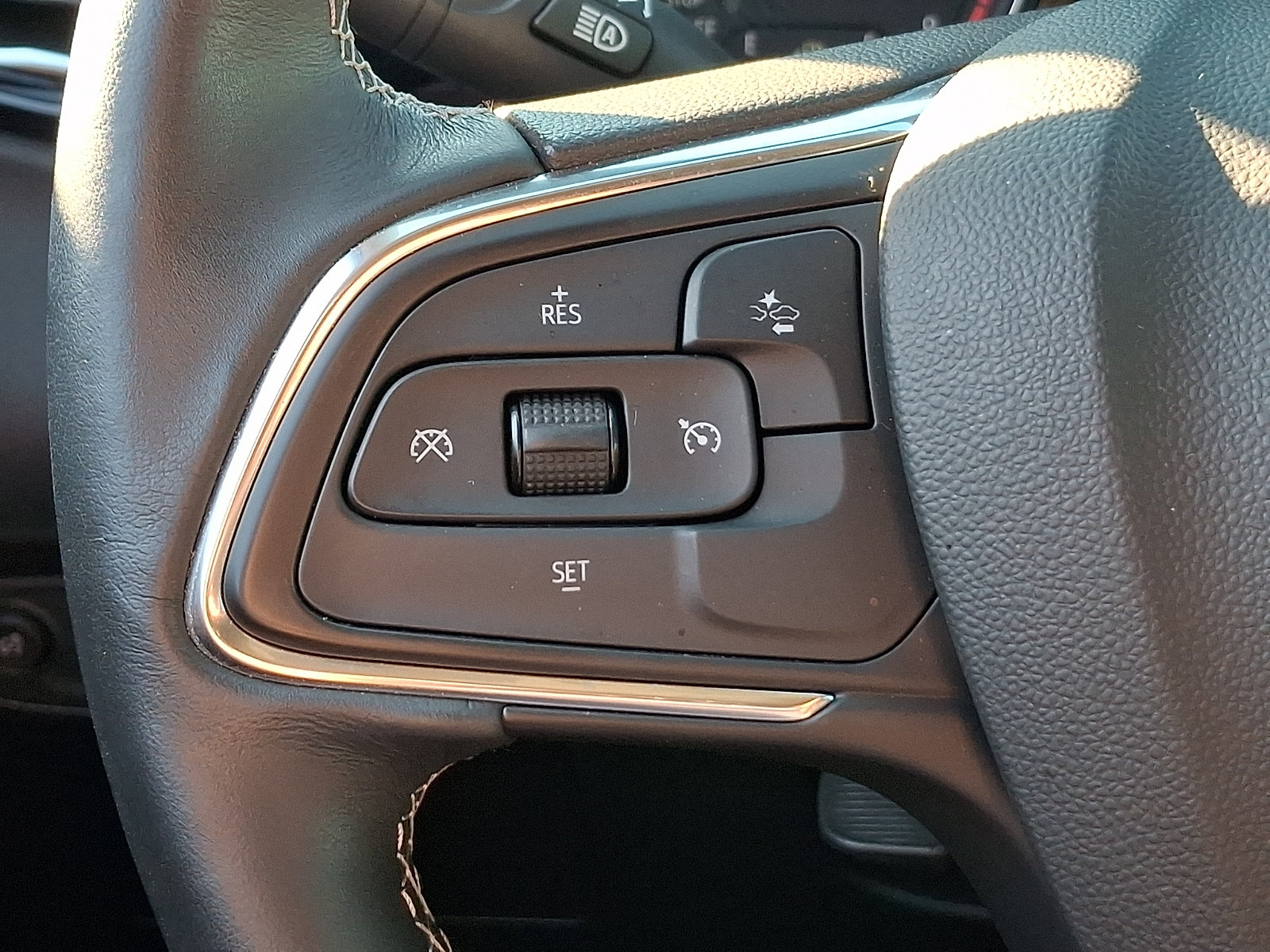 Used 2023 Buick Encore GX Select w/ Sport Touring Package FWD image 22
