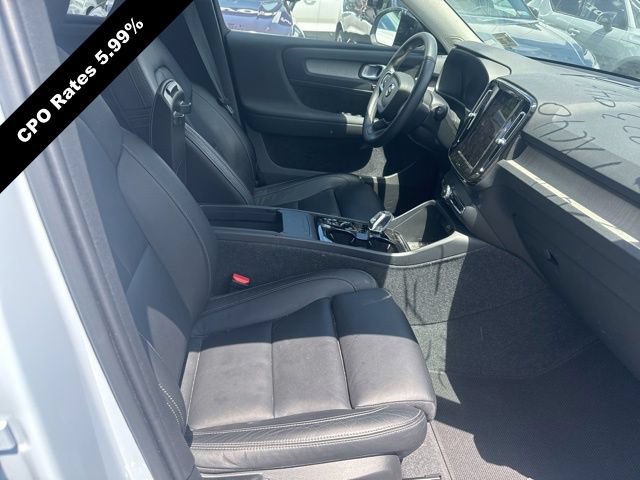 Certified 2024 Volvo XC40 B5 Plus w/ Climate Package AWD/4WD image 4
