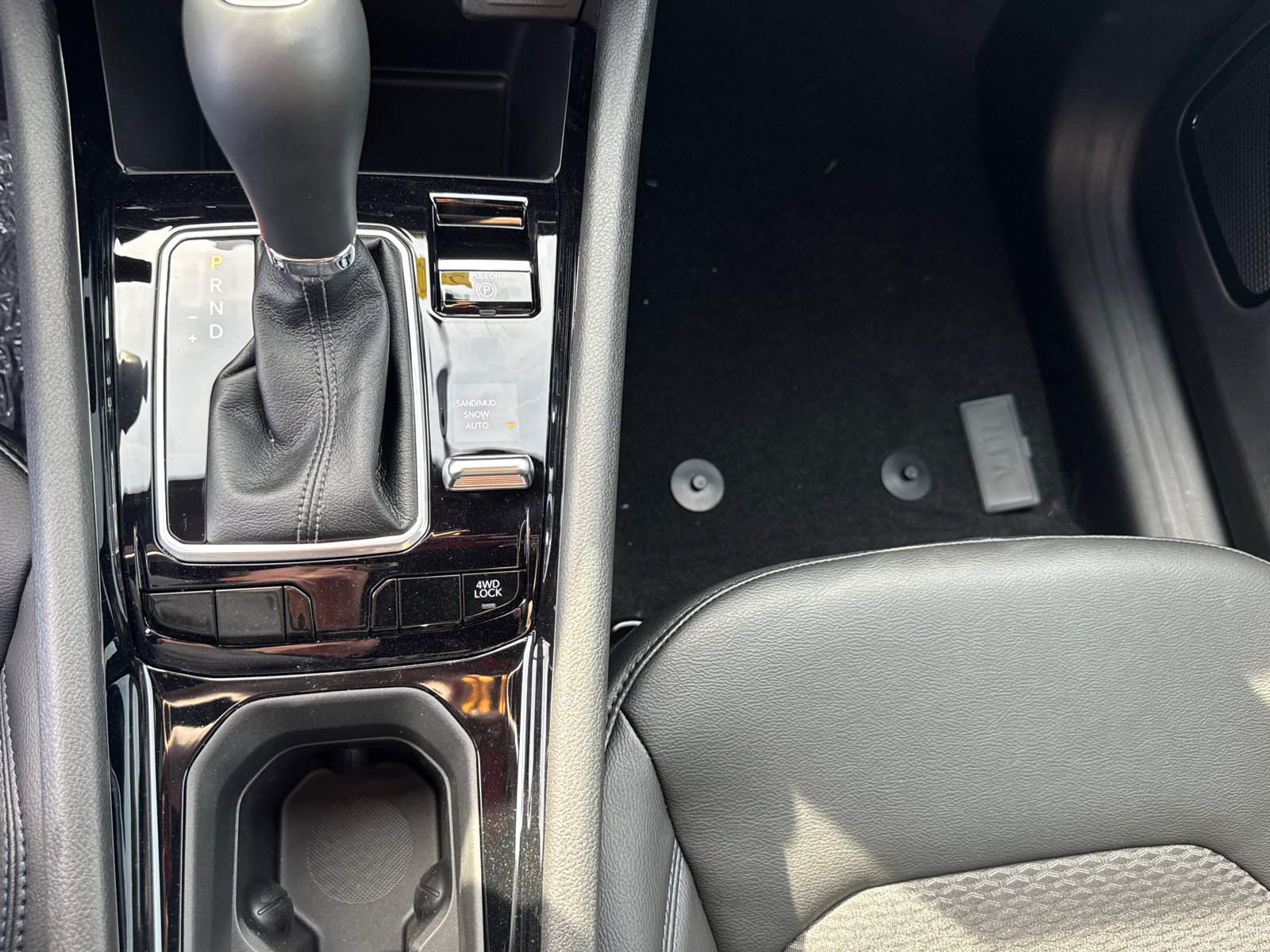 New 2026 Jeep Compass Latitude AWD/4WD image 13
