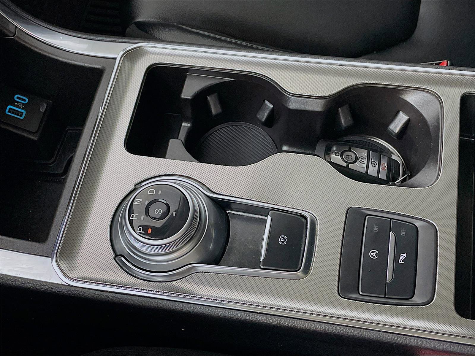 Used 2023 Ford Edge Titanium image 19