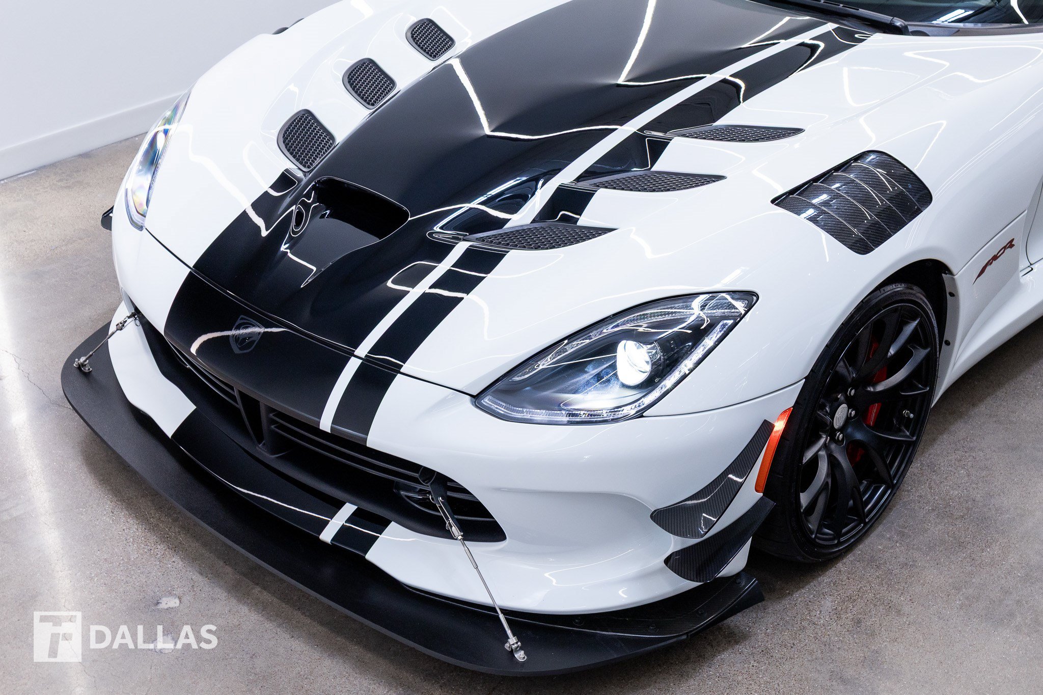 Used 2017 Dodge Viper ACR w/ Extreme Aero Package RWD image 3