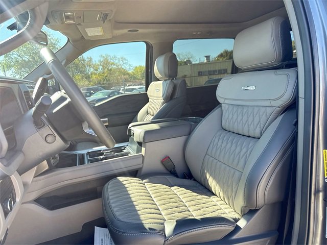 Certified 2025 Ford F350 Platinum w/ Platinum Plus Package image 17