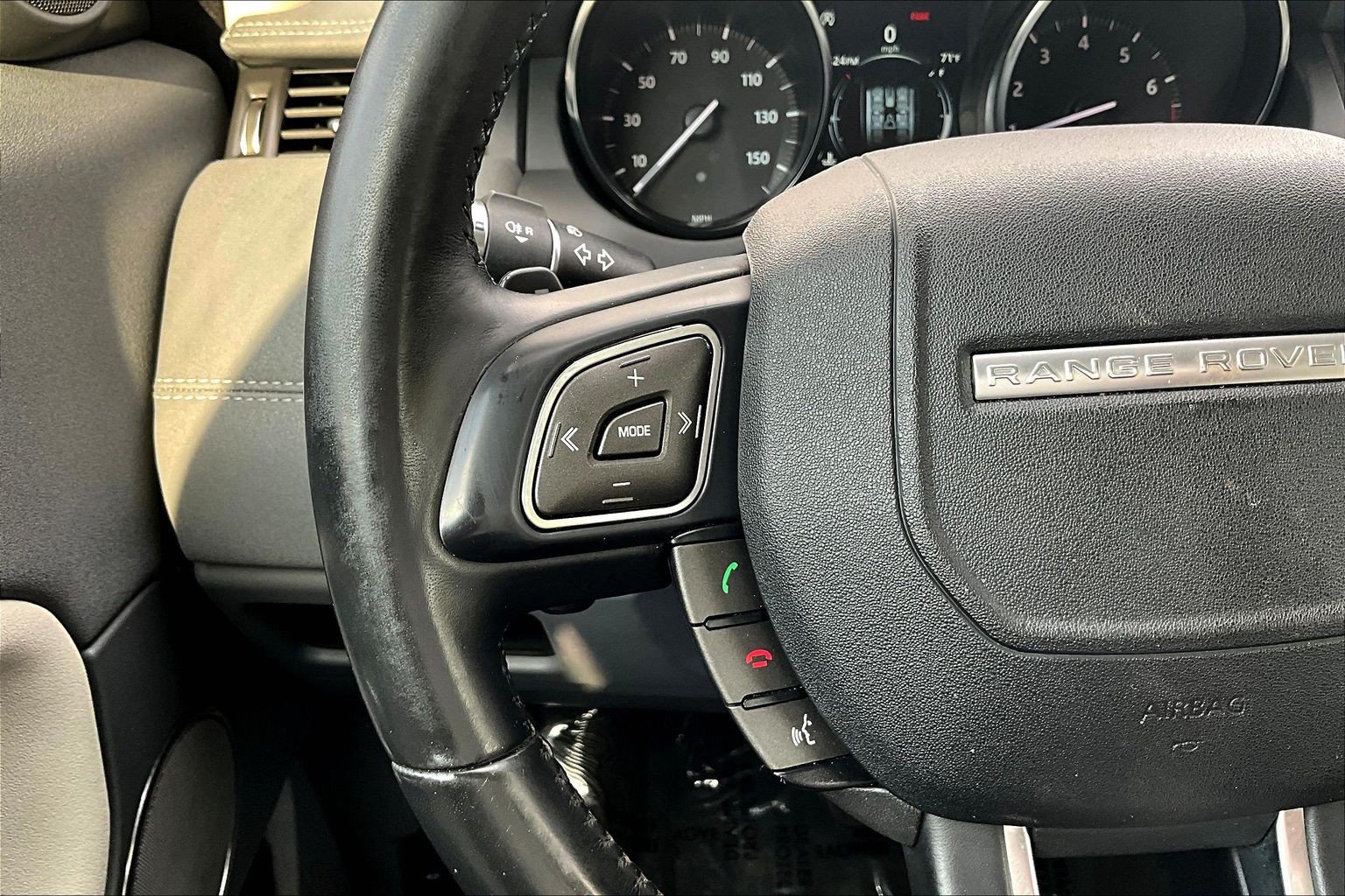 Used 2019 Land Rover Range Rover Evoque SE AWD/4WD image 19