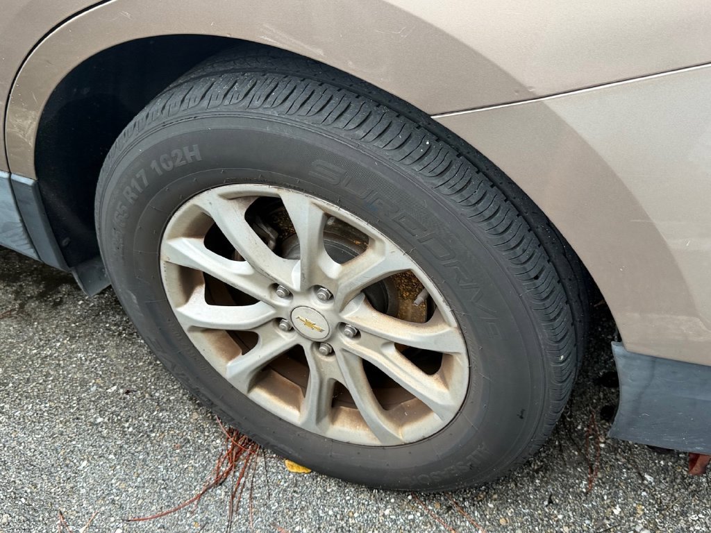 Used 2018 Chevrolet Equinox LS FWD image 7
