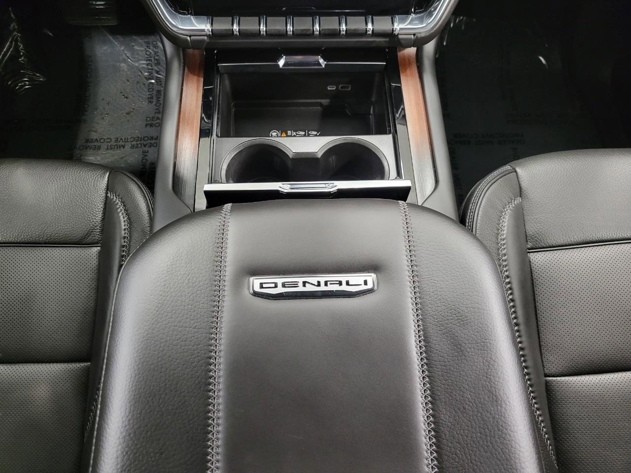 Certified 2025 GMC Yukon XL Denali image 18