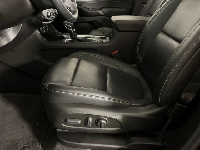 Used 2023 Chevrolet Traverse LT w/ LT Premium Package AWD/4WD image 34
