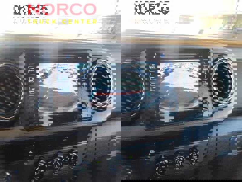 Used 2018 Toyota Tacoma TRD Sport w/ Technology Package image 11