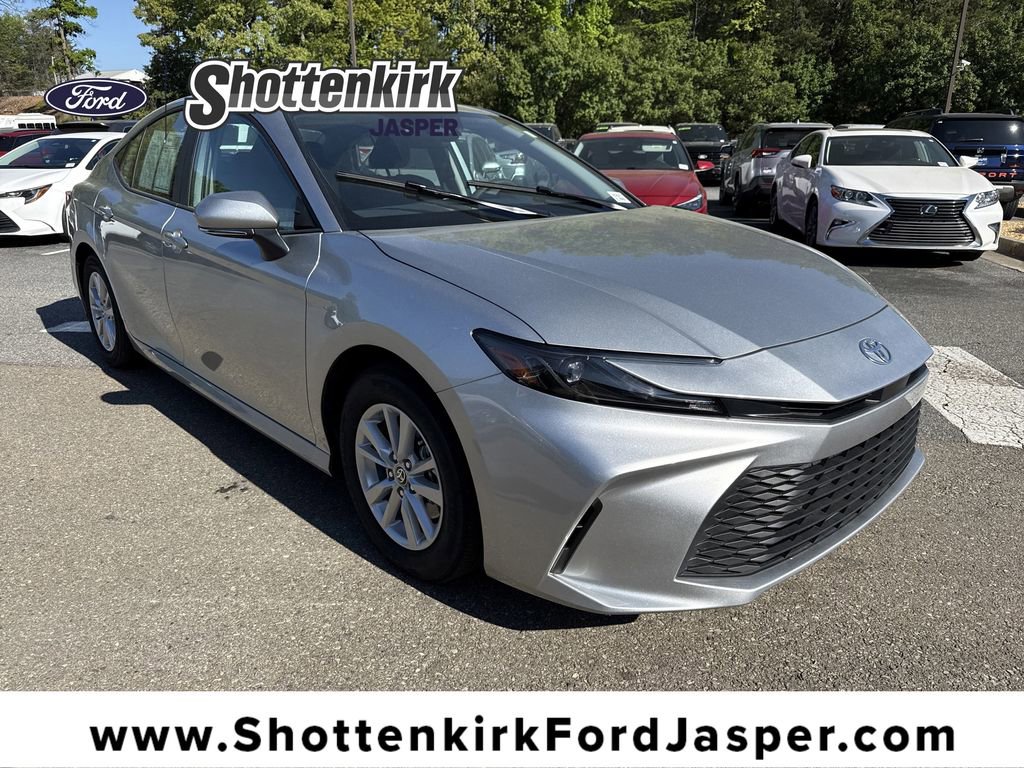 Used 2025 Toyota Camry LE FWD image 1