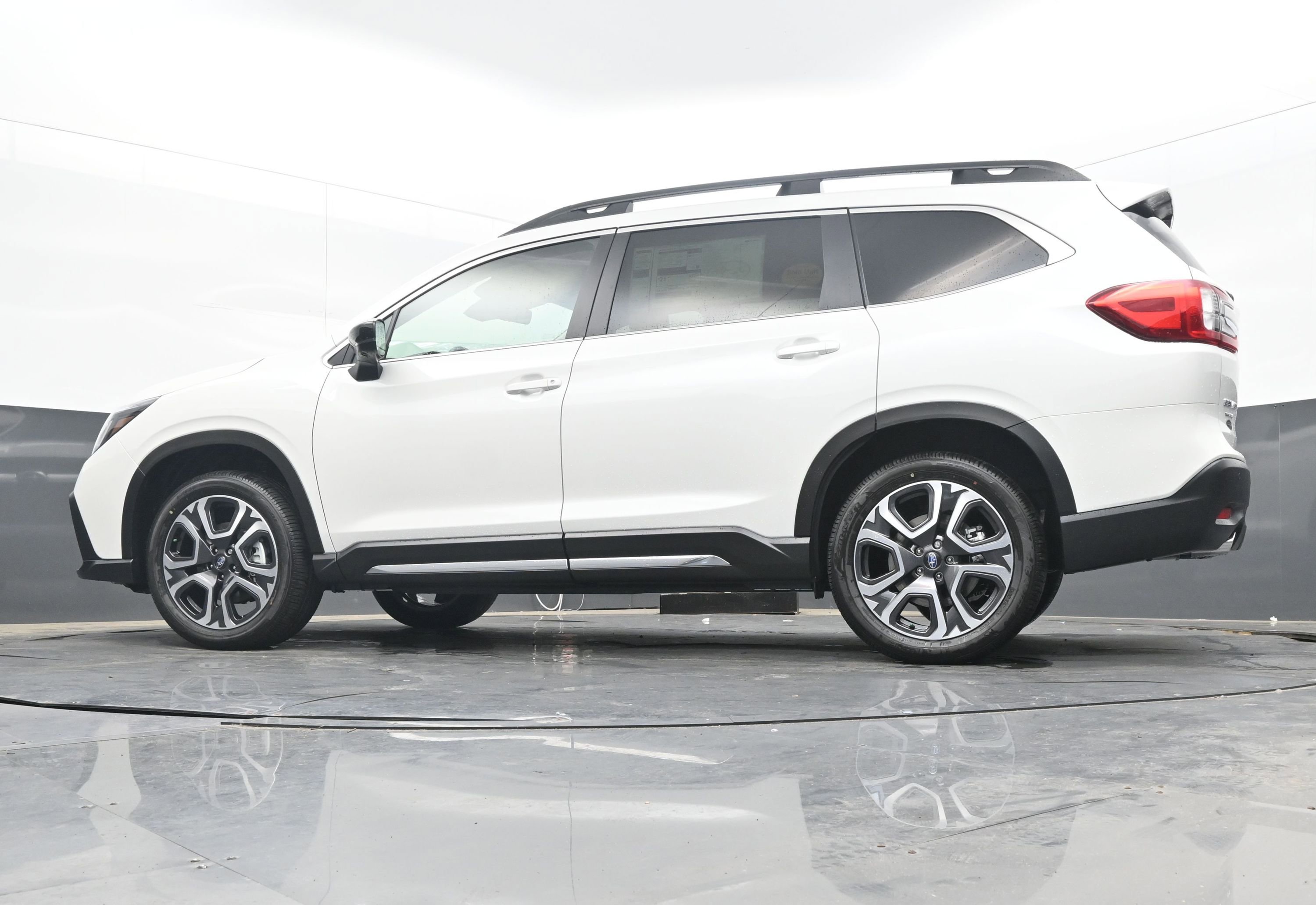 Certified 2025 Subaru Ascent Limited image 28