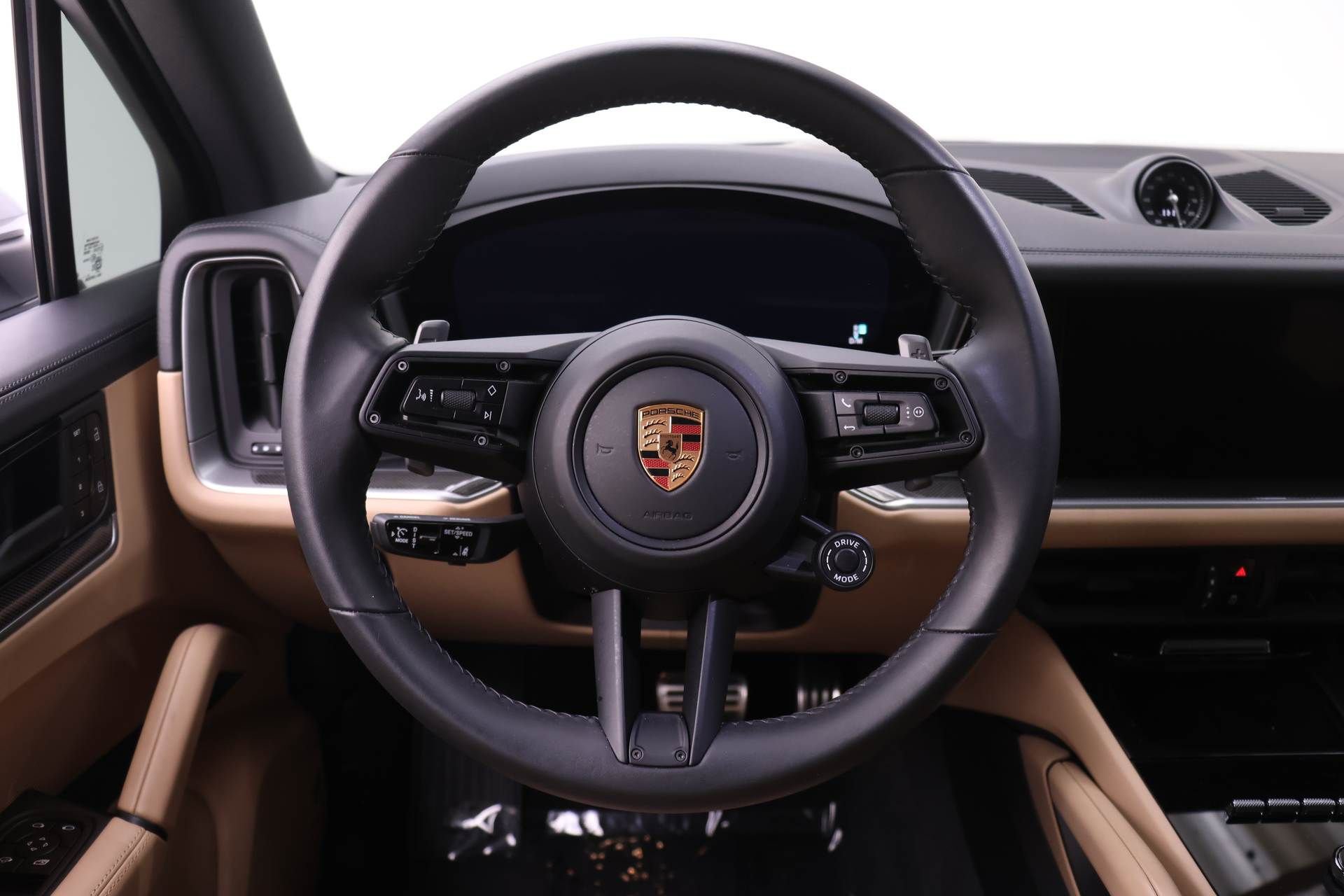 Certified 2025 Porsche Cayenne S image 20