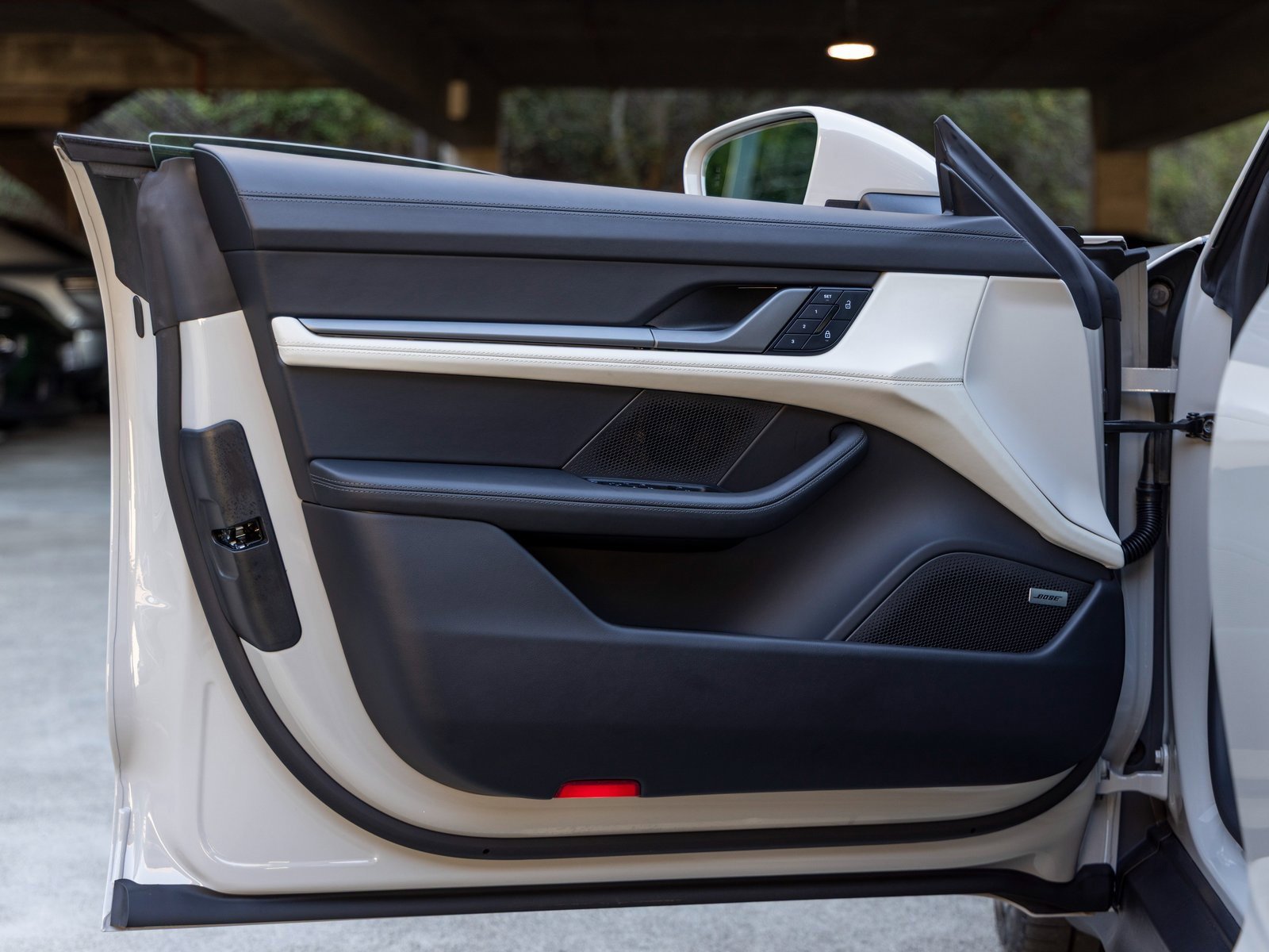 New 2025 Porsche Taycan image 21