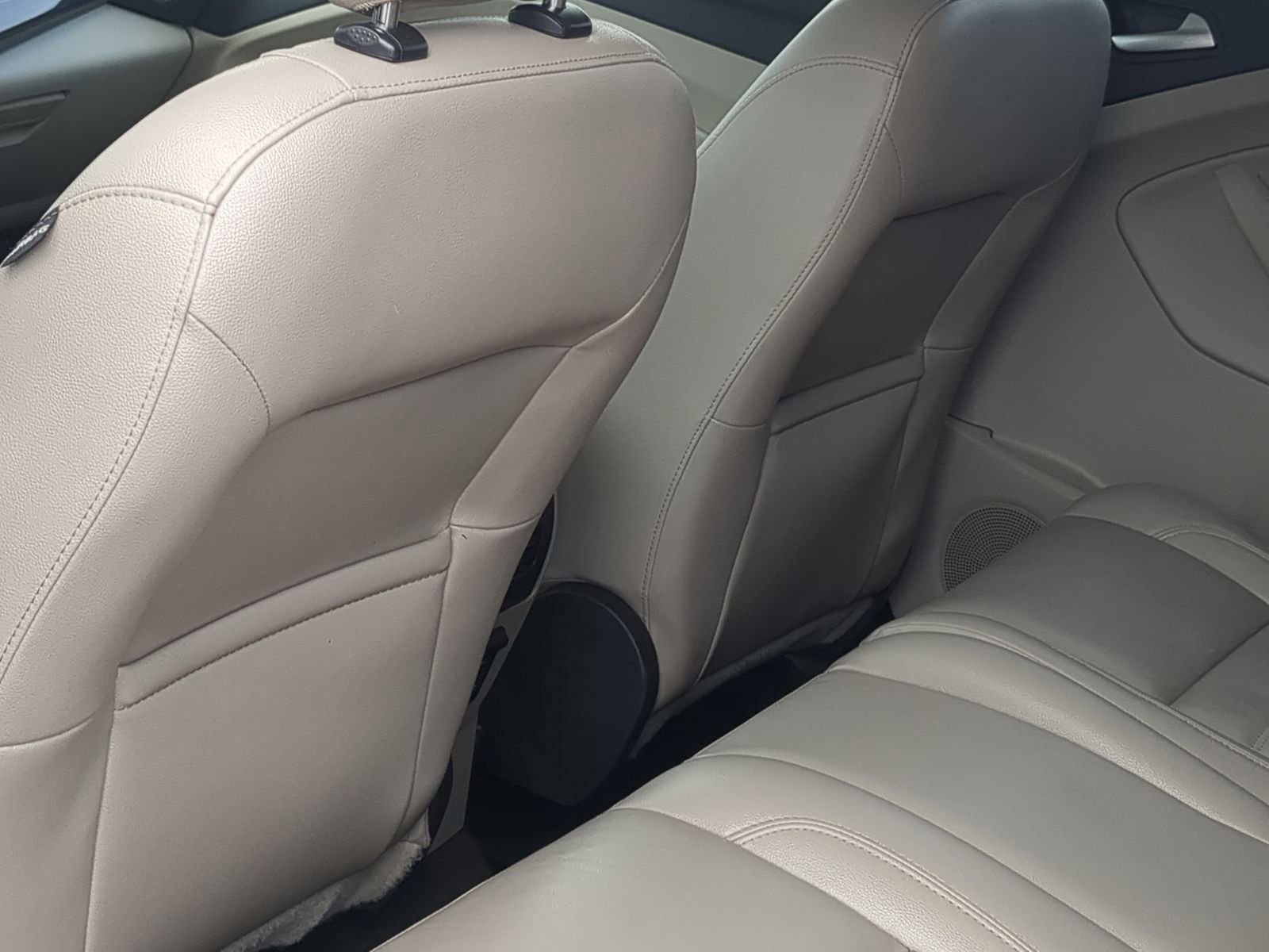 Used 2018 Ford Escape Titanium w/ Ford Safe & Smart Package image 23