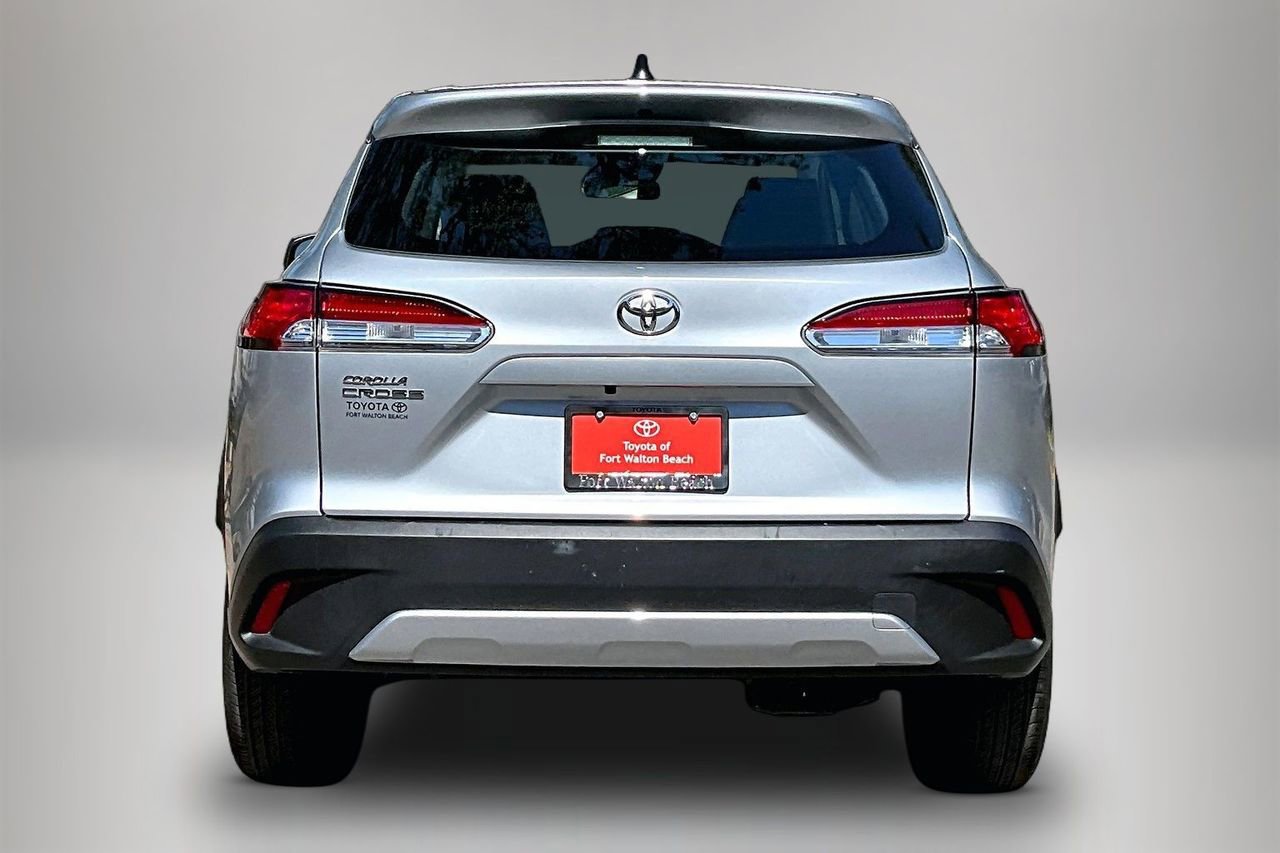 Used 2023 Toyota Corolla Cross L image 6