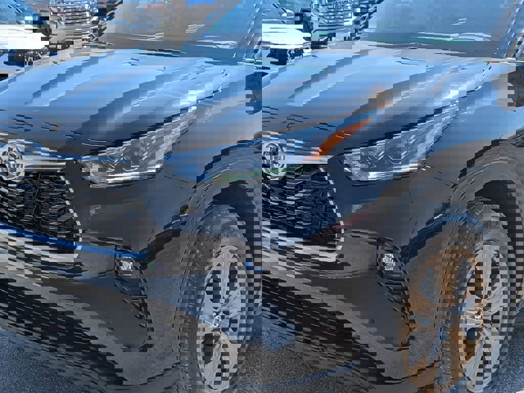 Used 2023 Toyota Highlander Bronze Edition image 6