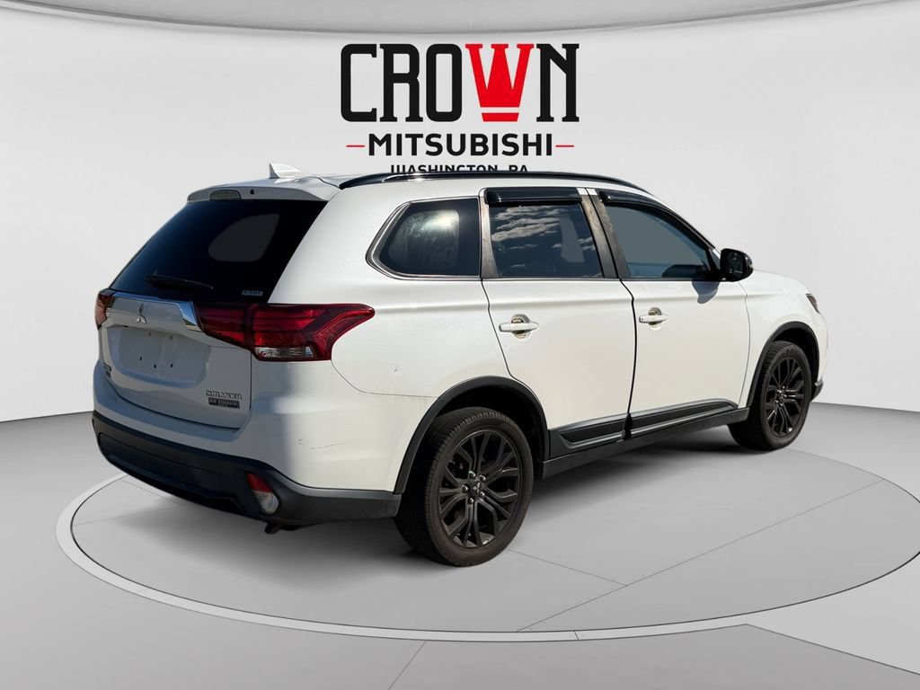 Used 2018 Mitsubishi Outlander LE AWD/4WD image 3