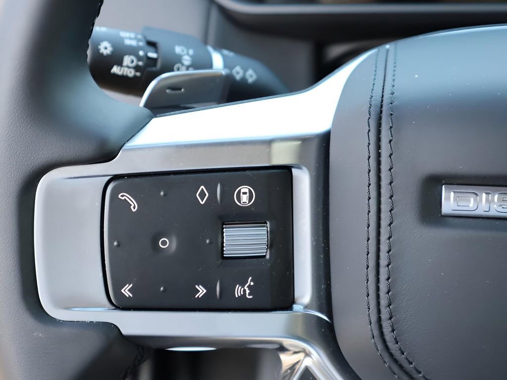 New 2026 Land Rover Discovery Limited Edition AWD/4WD image 32