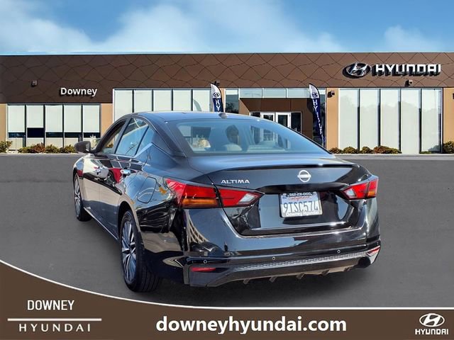Used 2025 Nissan Altima 2.5 SV FWD image 6