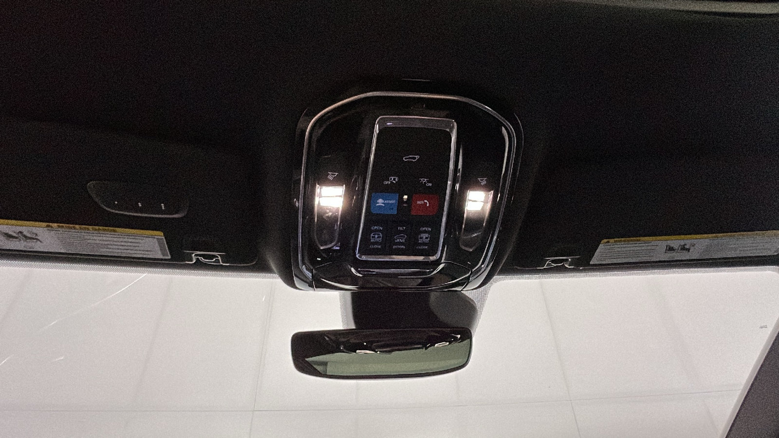 Used 2023 Jeep Grand Cherokee Overland AWD/4WD image 30