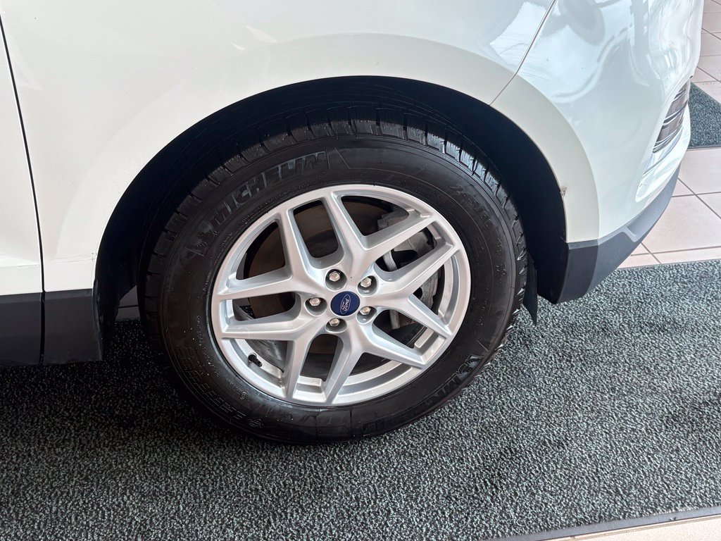 Used 2023 Ford Edge SEL AWD/4WD image 12