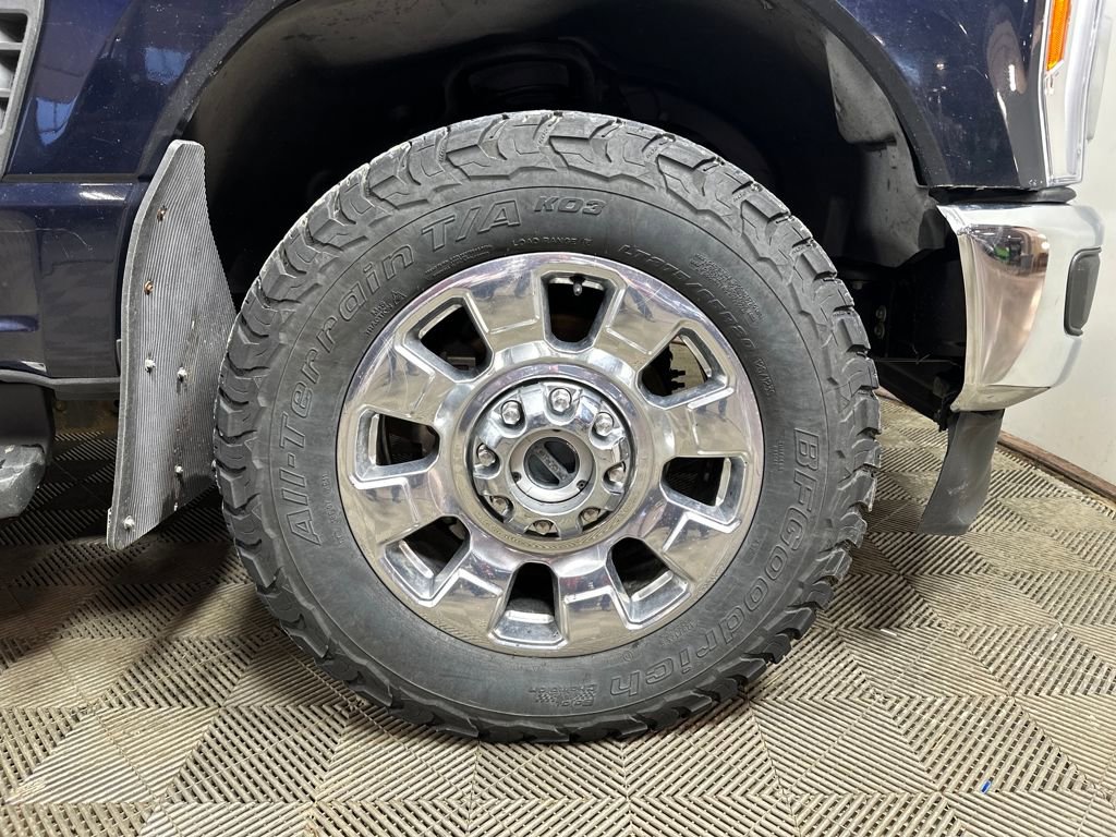 Used 2023 Ford F350 Lariat w/ Chrome Package image 9